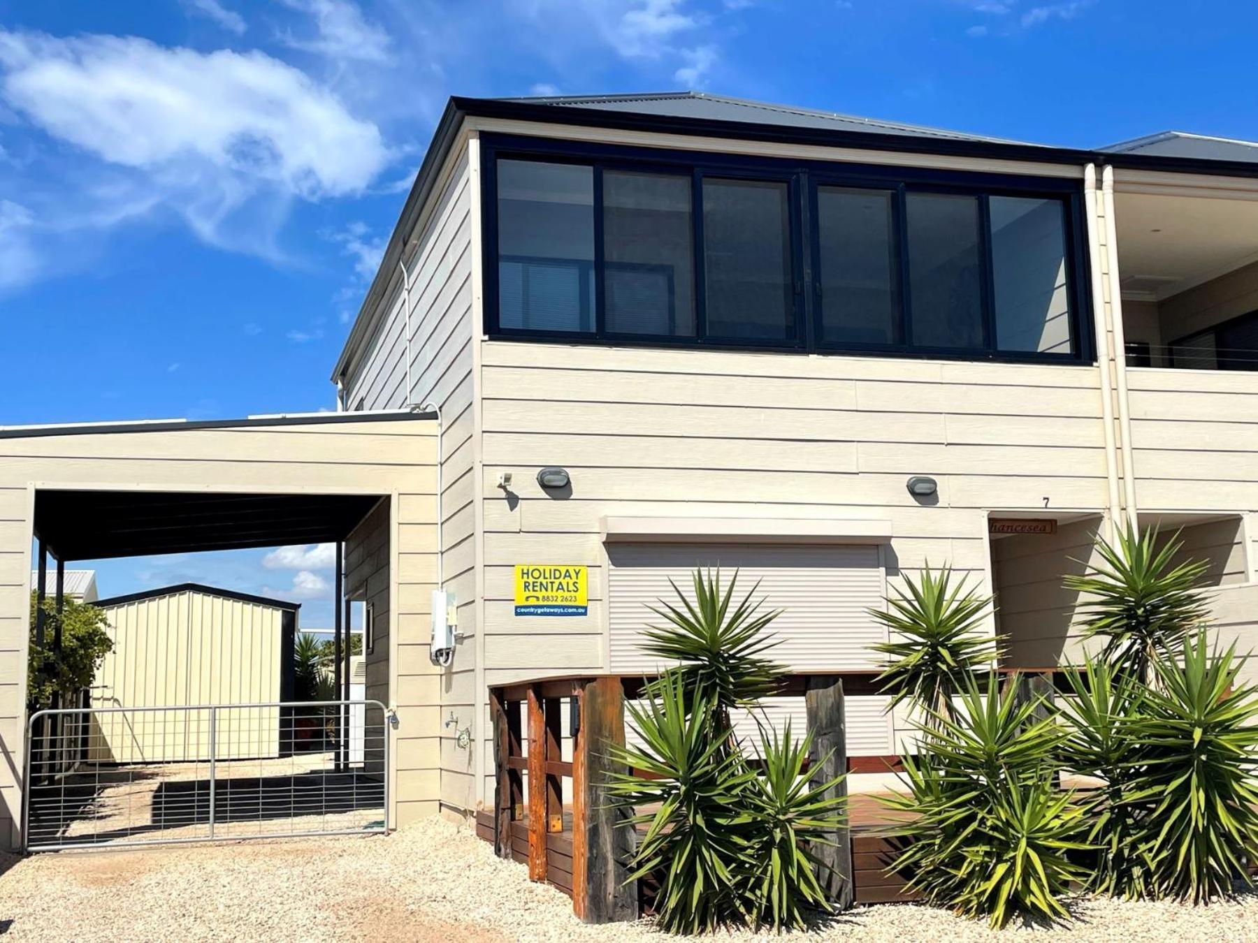 Chancesea Port Victoria Luaran gambar